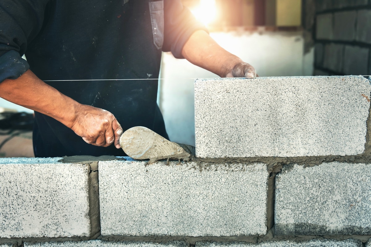 Tout savoir sur l'utilisation du ciment prompt   : le guide  pour réussir votre éco construction